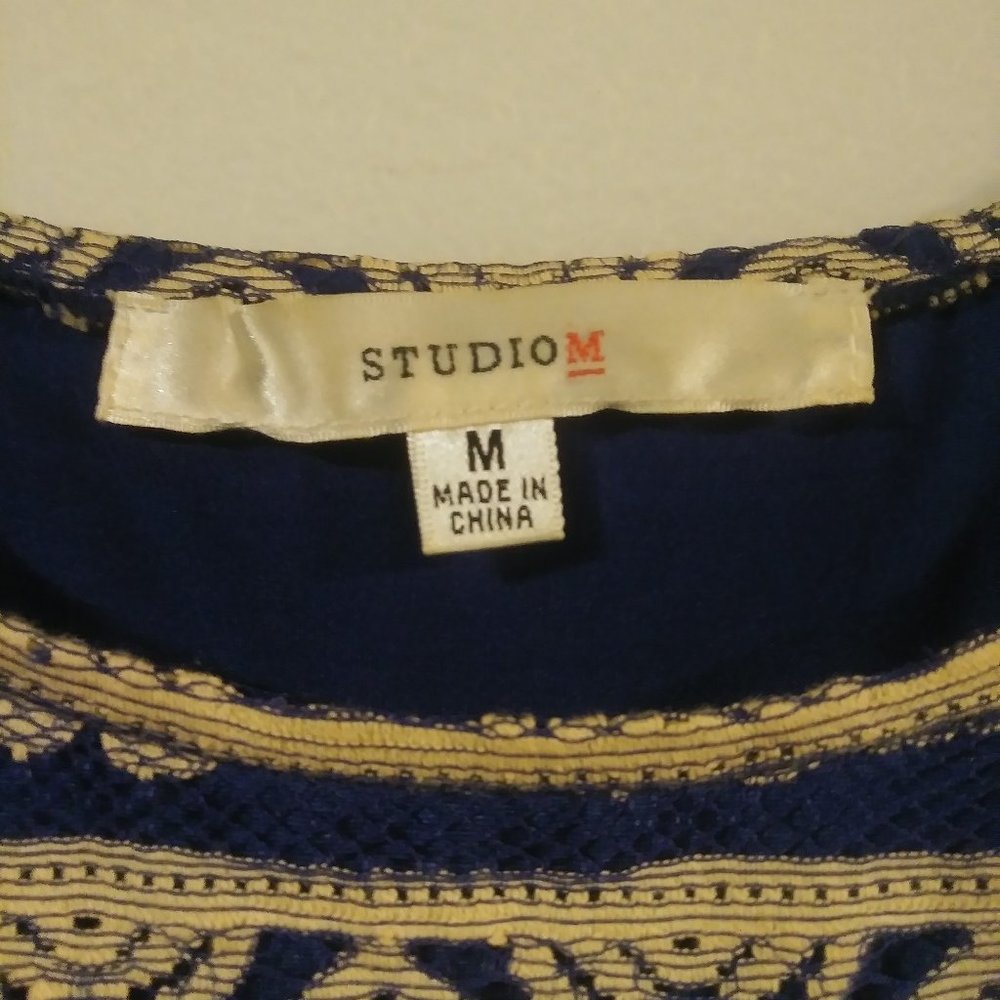 Studio M lace dress - Picture 3 of 5